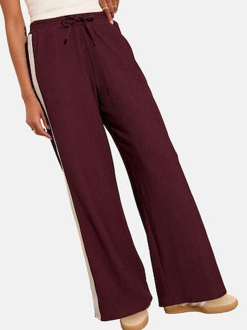 Friends Like These Wide leg Trousers in Red: front