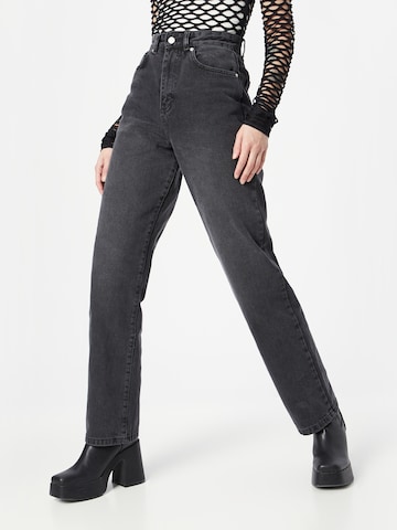 Nasty Gal Tapered Jeans in Grey: front