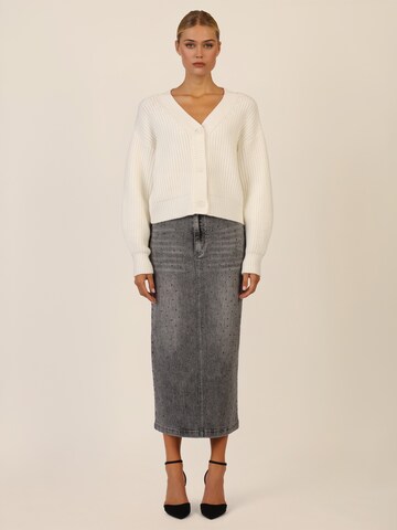 APART Knit Cardigan in White