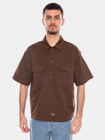 DICKIES Comfort Fit Skjorte '247 GD Work Shirt SS Brown' i brun