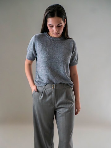 Pull-over 'Nina' WEARABLE STORIES en gris : devant