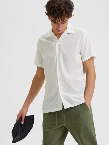 SELECTED HOMME - Comfort Fit Camisa 'REGAIR' em branco