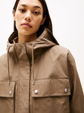 TOMMY HILFIGER - Chaqueta de entretiempo en marrón