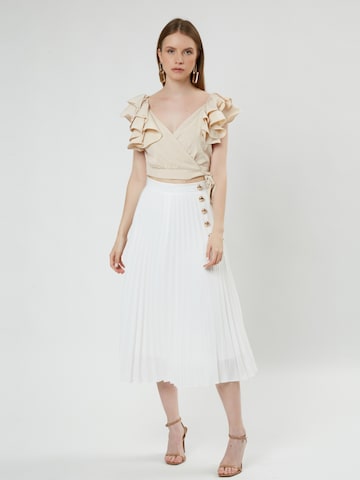 Influencer Top 'Wrap-up' in Beige