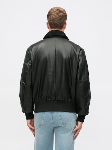 Calvin Klein Jeans Демисезонная куртка в Черный