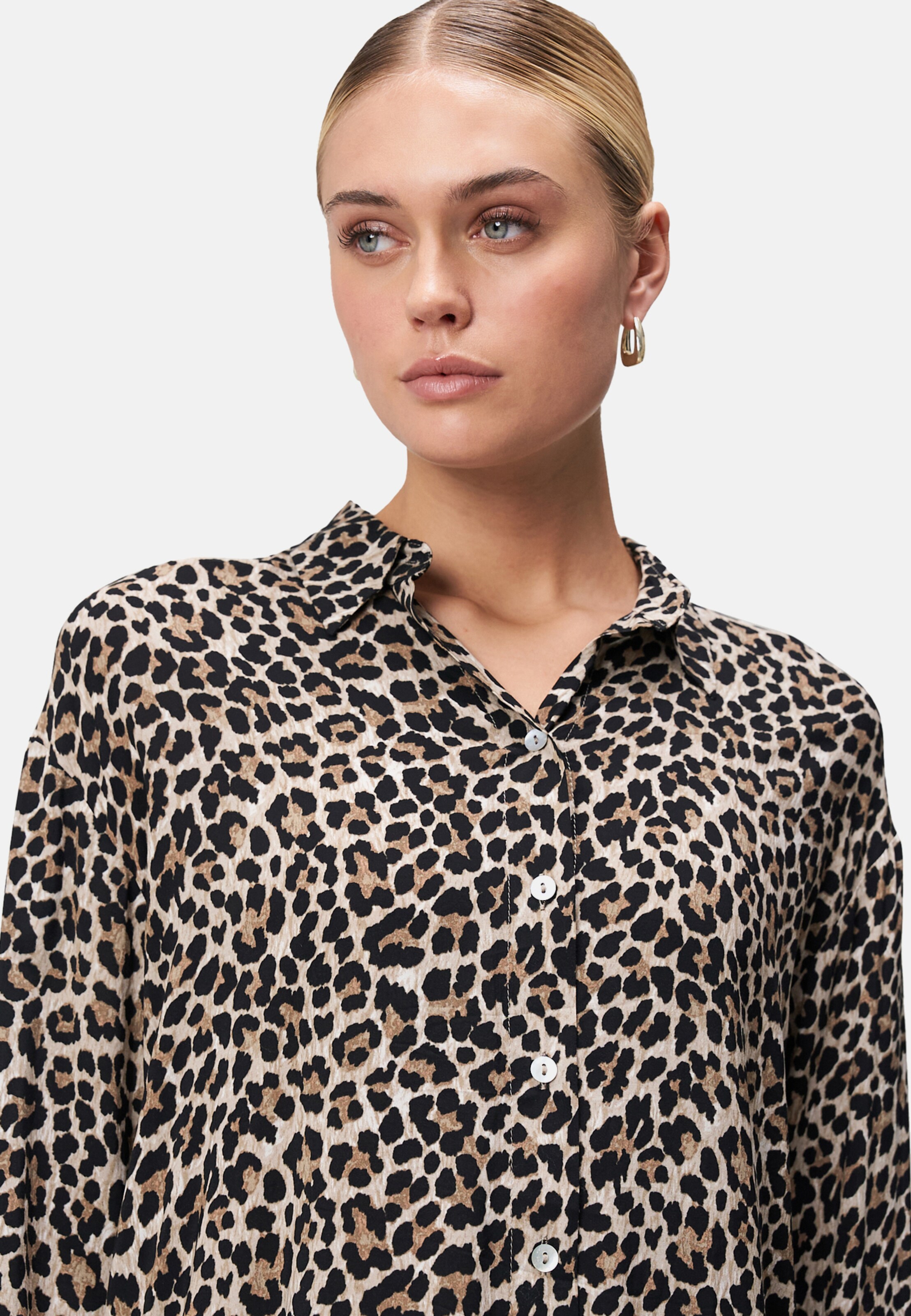 zero Blouse in Brown