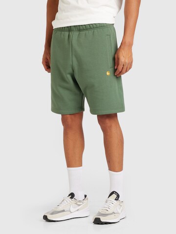 regular Pantaloni 'Chase' di Carhartt WIP in verde: frontale