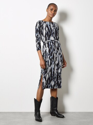 Robe ' ' Apricot en bleu