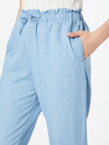 Wemoto Regular Pants 'Lou Chambray' in Blue
