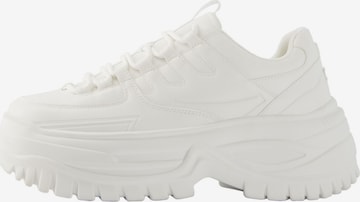 Baskets basses Bershka en blanc