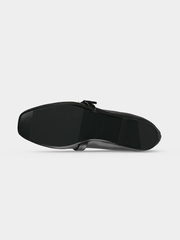 Ballerina con cinturino di Calvin Klein in nero