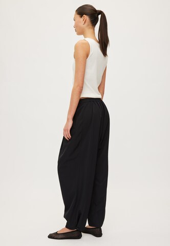Barrel Pantalon à pince 'Billow' rethinkit studios en noir