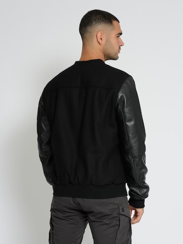 MUSTANG Between-Season Jacket ' 31022262 ' in Black