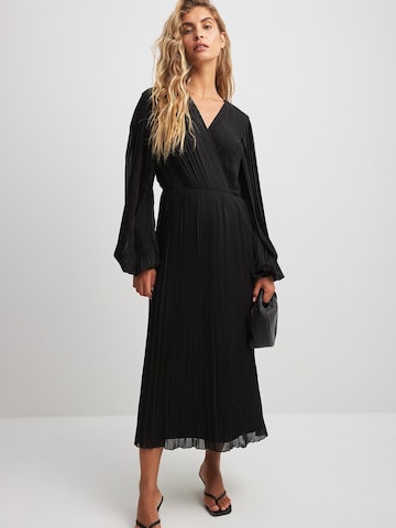 Robe NA-KD en noir