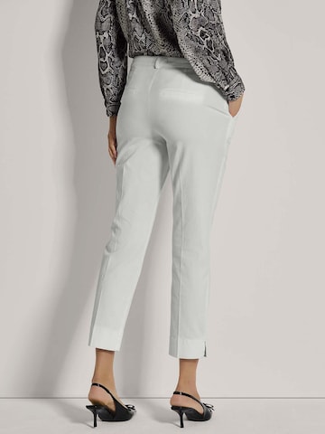MADELEINE Tapered Hose in Weiß