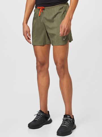 Tapered Pantaloni sport de la ASICS pe verde: față