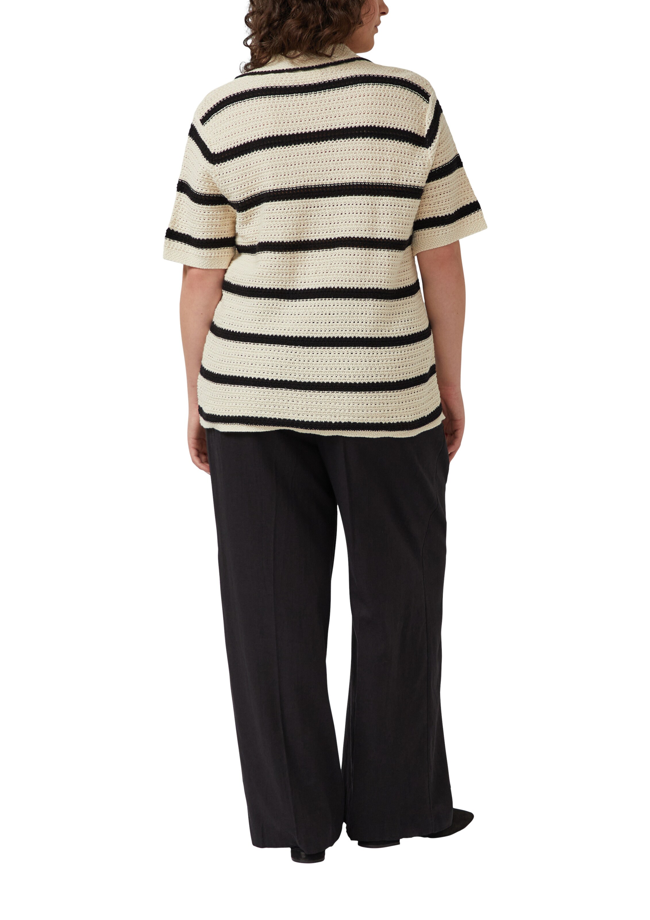 s.Oliver Sweater in Black