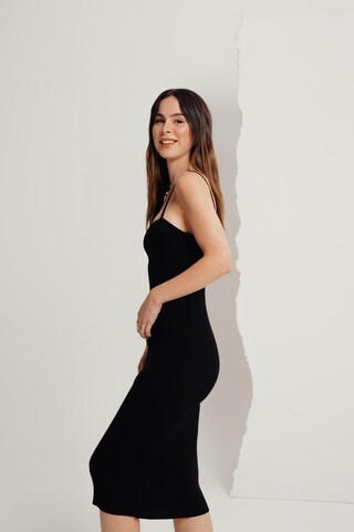 A LOT LESS Πλεκτό φόρεμα 'Ria' σε μαύρο