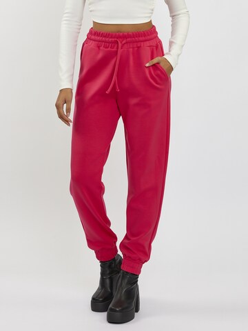 Effilé Pantalon FRESHLIONS en rose : devant