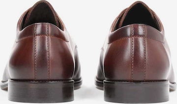 Chaussure à lacets Kazar en marron