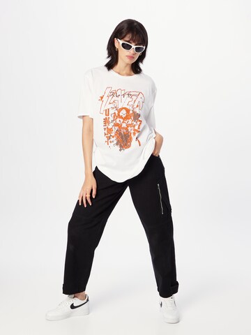 Nasty Gal - Camisa 'Slayer' em branco