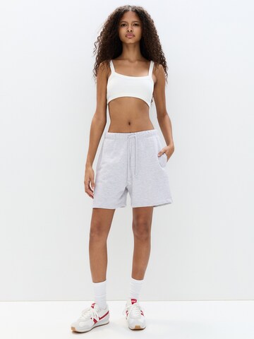 Pull&Bear Regularen Hlače 'PACIFIC' | siva barva