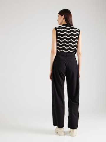 WEEKDAY Wide leg Pleat-front trousers in Black