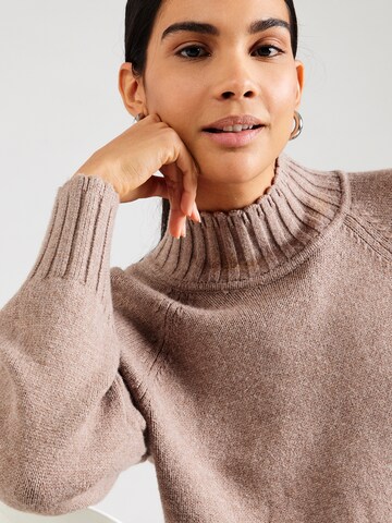 GAP Sweater in Grey