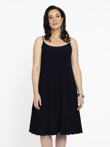 Yoek Dress in Blue: front