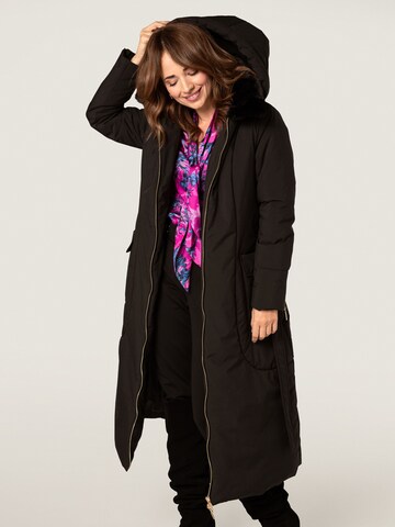 Cappotto invernale '9TR002' di Quiosque in nero