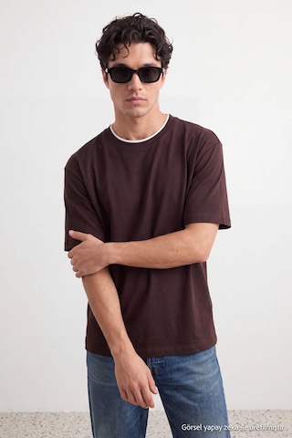 Trendyol - Camiseta en marrón: frente