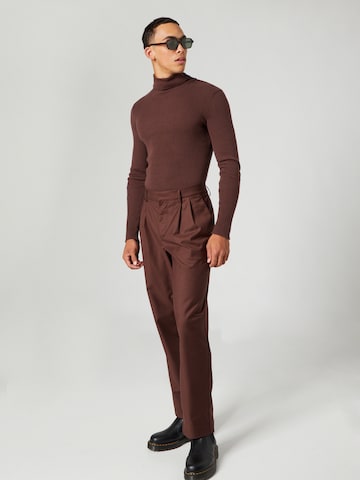 Regular Pantalon à plis 'Laurenz' Guido Maria Kretschmer Men en marron