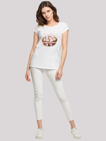 F4NT4STIC T-Shirt 'Osterei Nest Korb Dekor' in Weiß