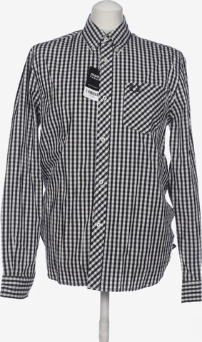 Fred Perry Button Up Shirt in S in Black: front