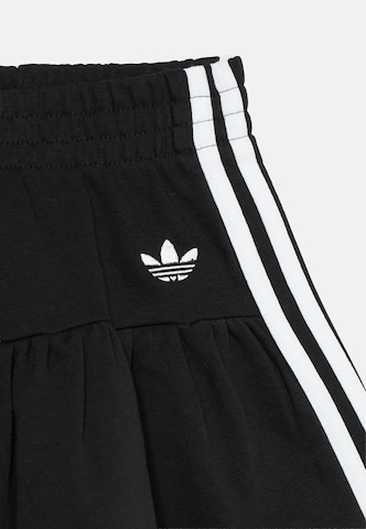 ADIDAS ORIGINALS Kjol i svart