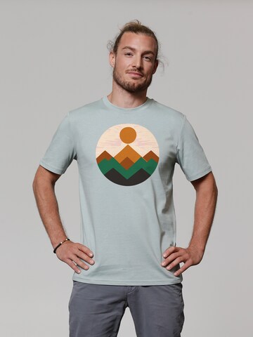 Watapparel Shirt 'Geometric Landscape 2' in Grün: Vorderseite