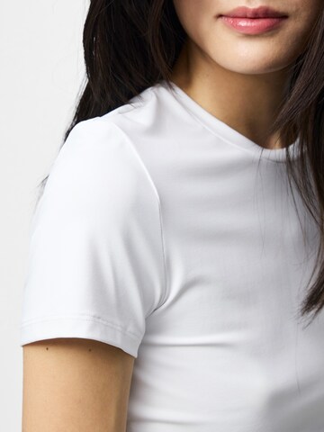 Maglietta 'PCLULA' di PIECES in bianco