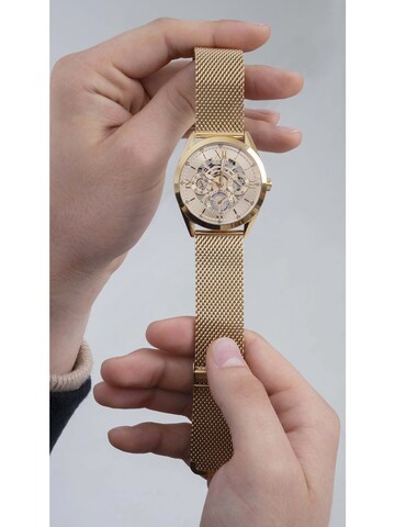 GUESS Analoog horloge 'Tailor' in Goud