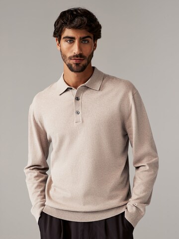 Next Μπλουζάκι σε μπεζ: μπροστά