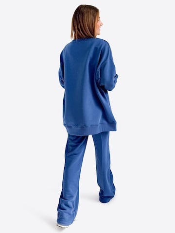 TATES Sweatshirt in Blau