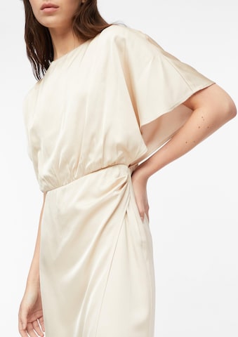 Robe COMMA en beige