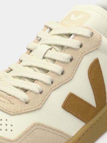 Veja Sneaker 'V-90' in Beige