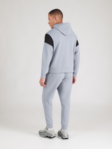 BOSS - Ropa para correr en gris