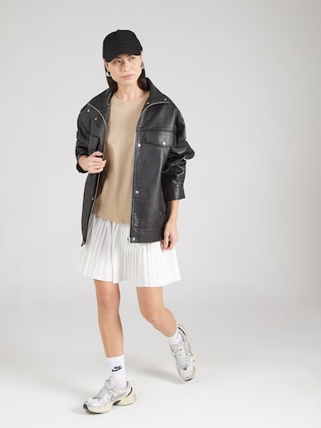 Nike Sportswear Shirt 'Club Essentials' in Bruin