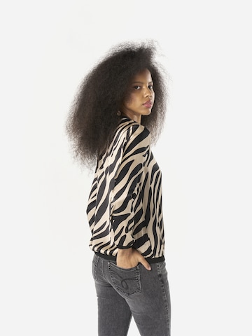 KOROSHI - Chaqueta de entretiempo en negro