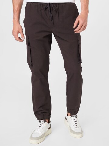 Tapered Pantaloni cargo 'Mailo' di ABOUT YOU in nero: frontale