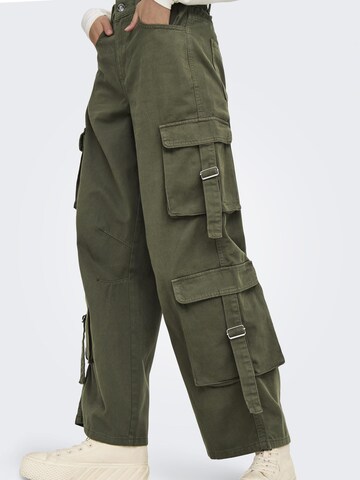 ONLY Regular Cargohose 'MALFY' in Grün