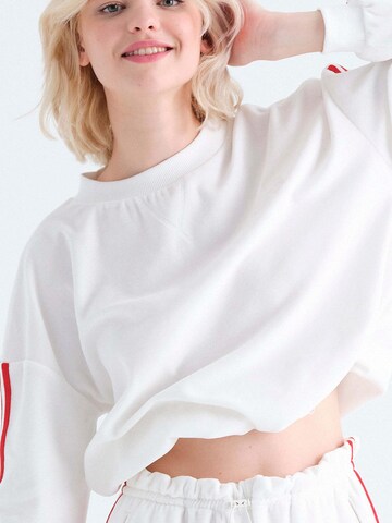 Rockupy Sweatshirt 'Vroni' in White