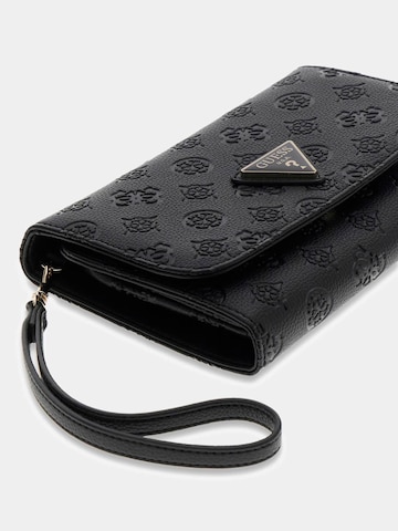 GUESS Passhülle 'Wilder' in Schwarz