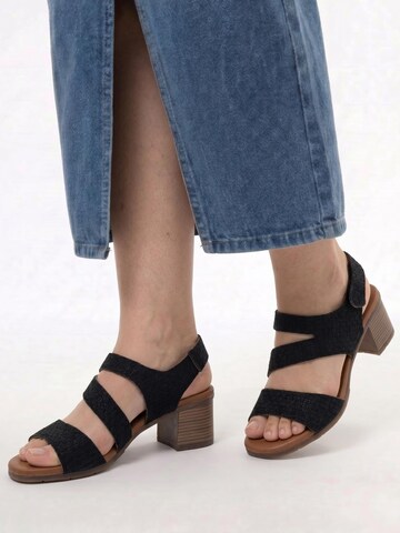 Maciejka Sandals in Black: front